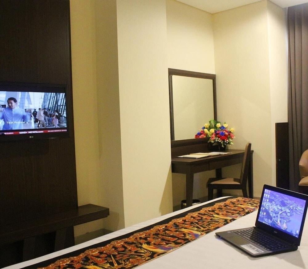 Grand Abe Hotel Jayapura Extérieur photo