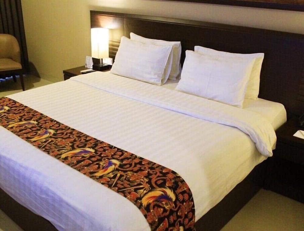 Grand Abe Hotel Jayapura Extérieur photo