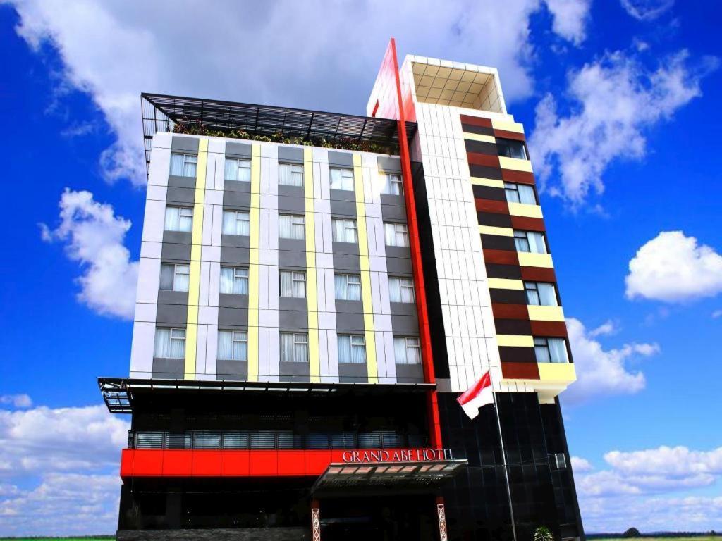 Grand Abe Hotel Jayapura Extérieur photo