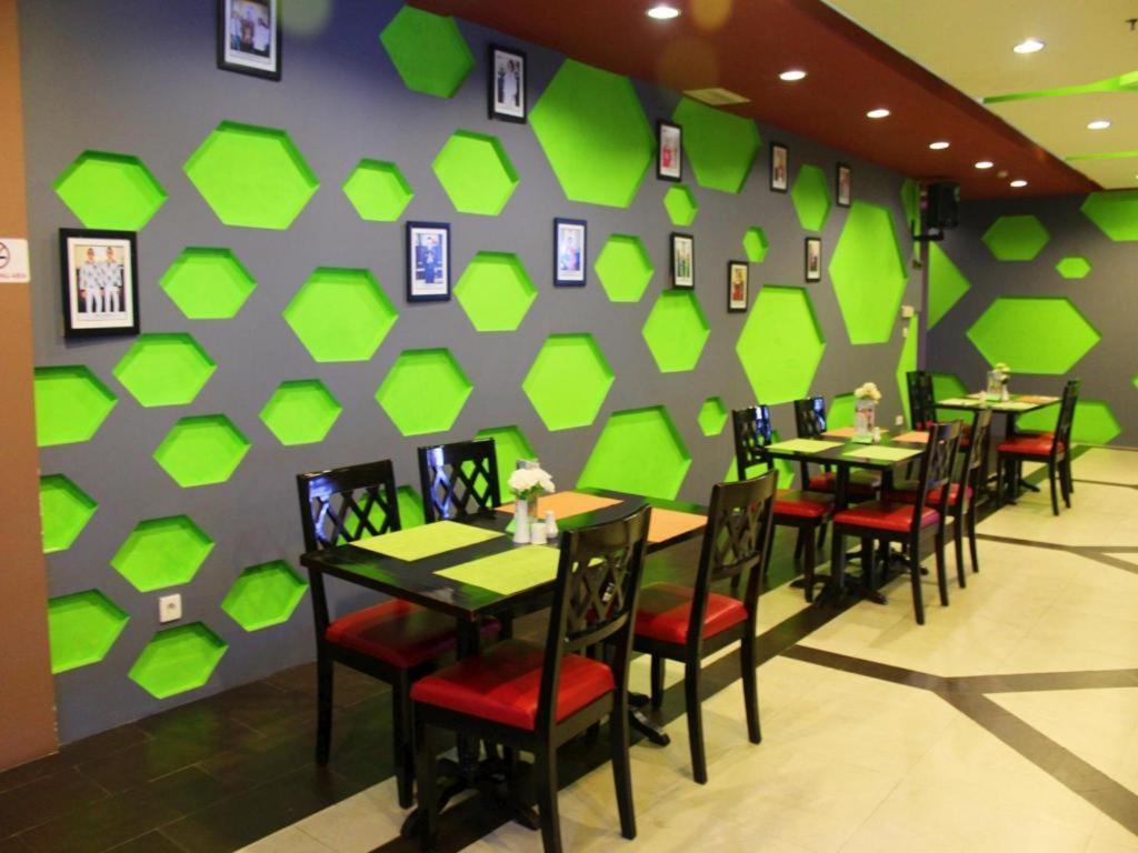 Grand Abe Hotel Jayapura Extérieur photo