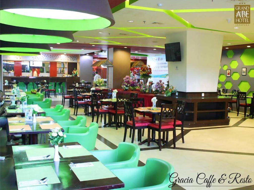 Grand Abe Hotel Jayapura Extérieur photo