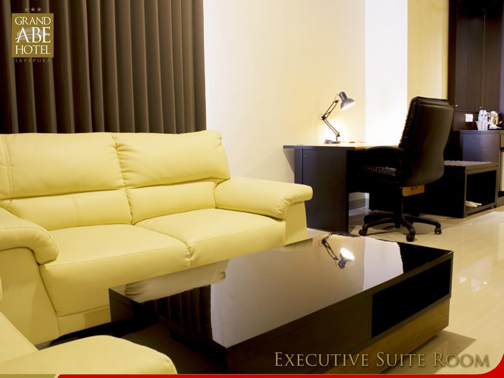 Grand Abe Hotel Jayapura Extérieur photo