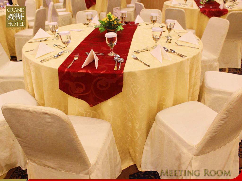 Grand Abe Hotel Jayapura Extérieur photo