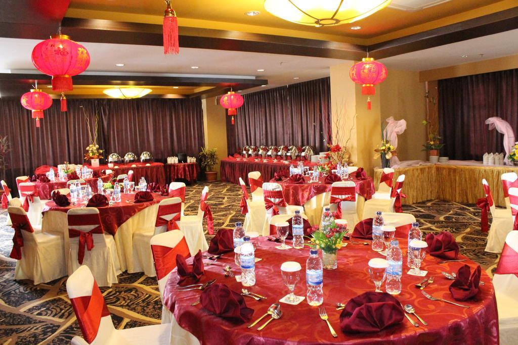 Grand Abe Hotel Jayapura Extérieur photo