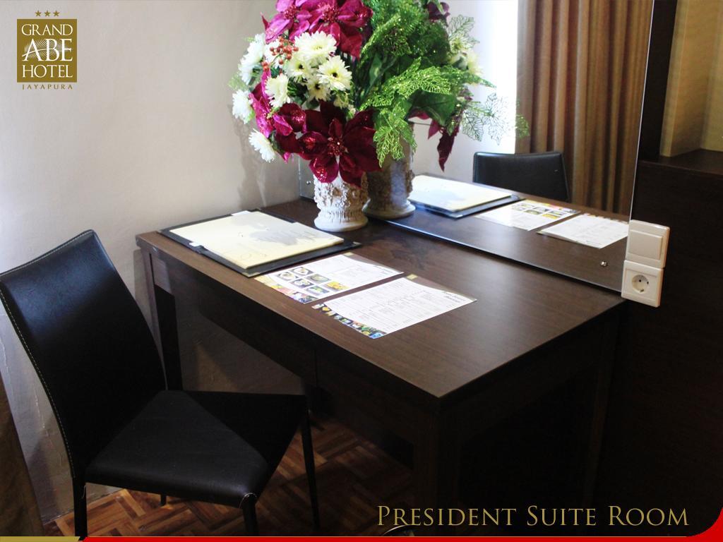 Grand Abe Hotel Jayapura Extérieur photo