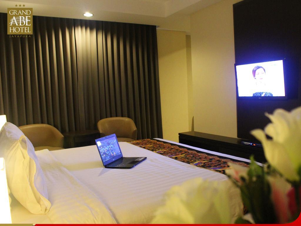 Grand Abe Hotel Jayapura Extérieur photo