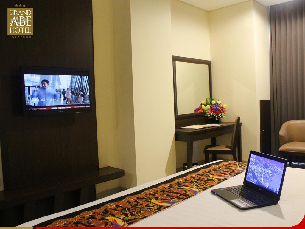 Grand Abe Hotel Jayapura Extérieur photo