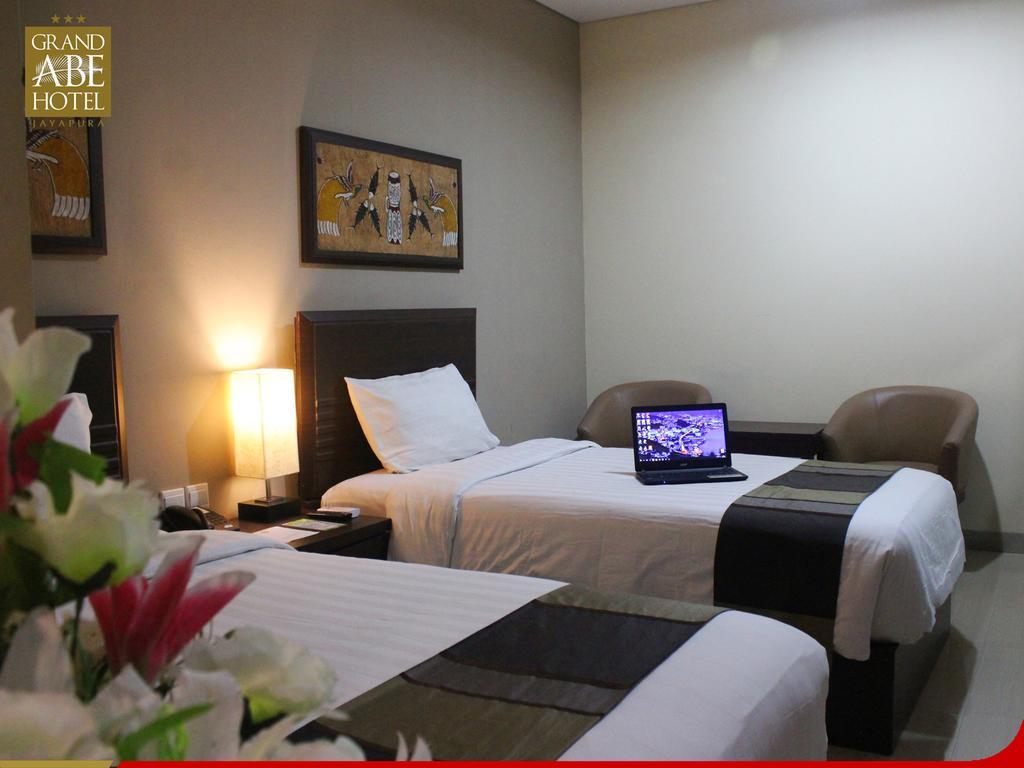 Grand Abe Hotel Jayapura Extérieur photo