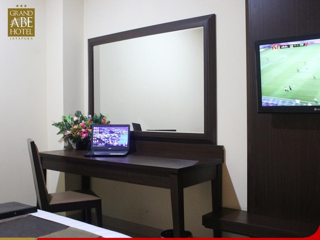 Grand Abe Hotel Jayapura Extérieur photo